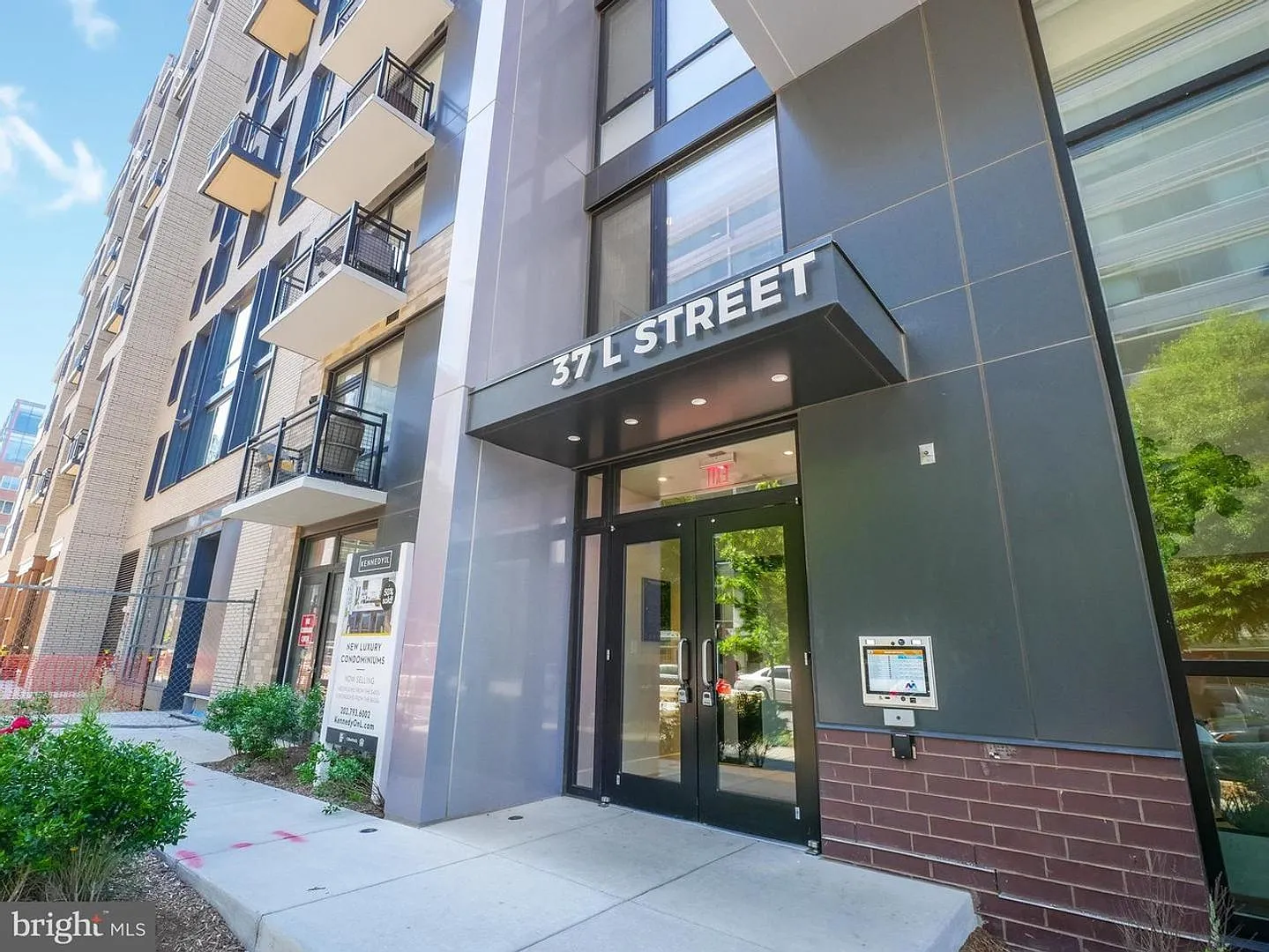 Navy Yard Brand New ConstructionW/Roof Top, Community Room, Grills, & More! — Photo 3