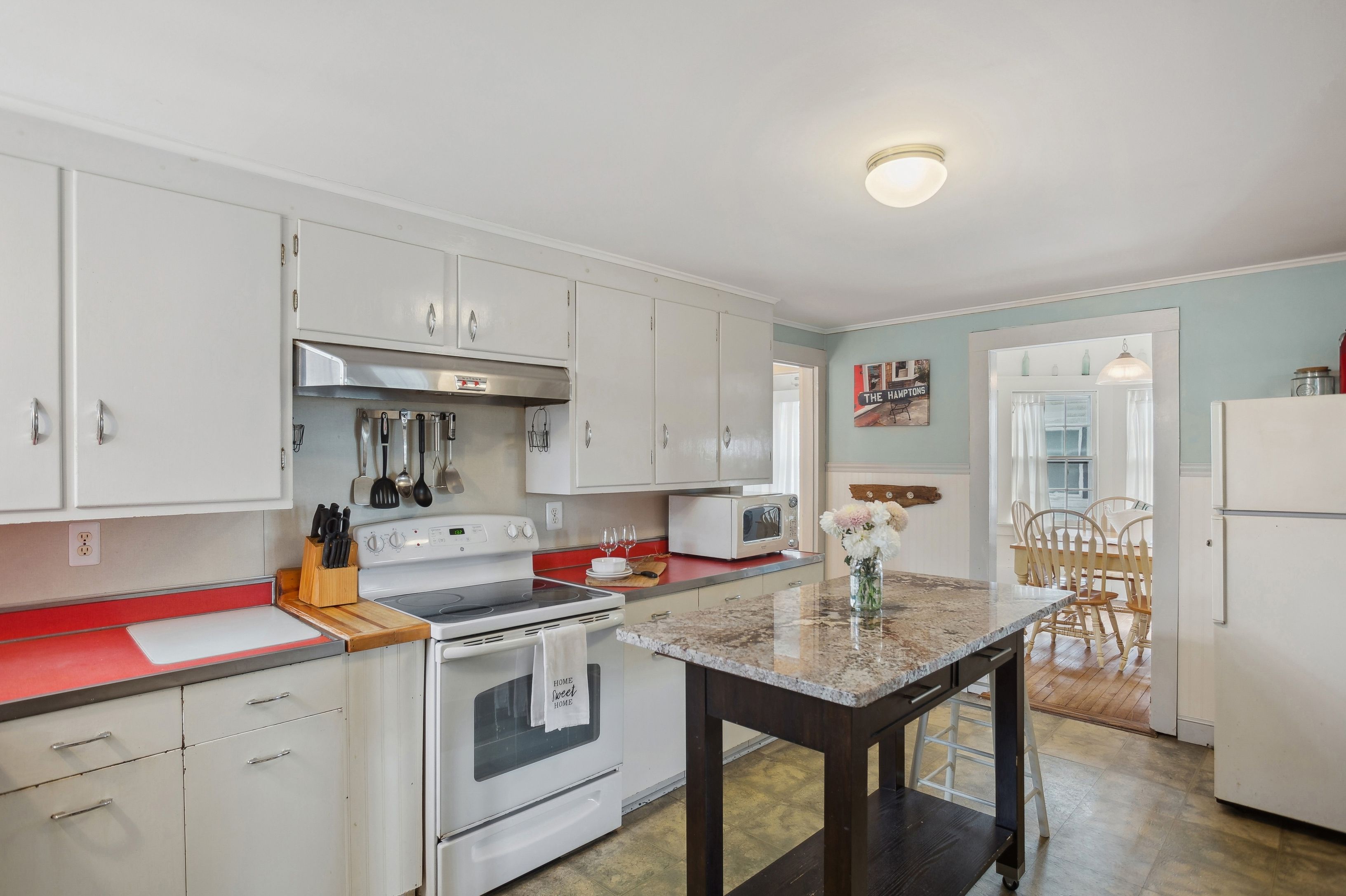 16 Ave, Westhampton, NY 11977 Out East