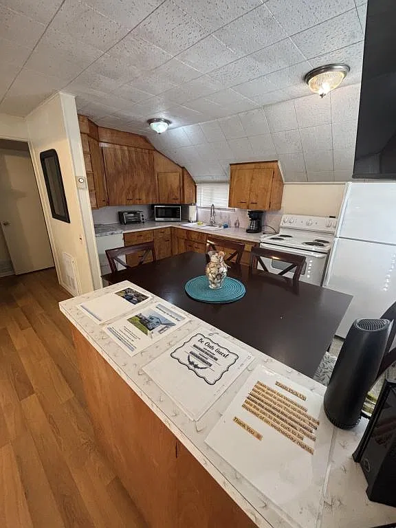 565 N 2nd St Unit A — Photo 3