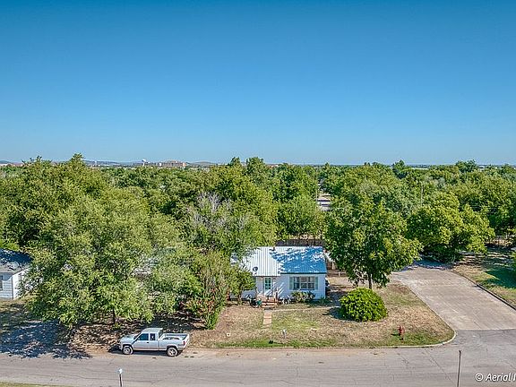 5th image of 1301 NW Williams Ave