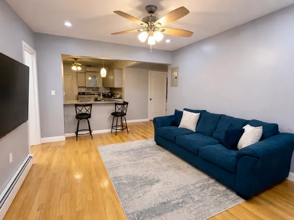 19712 99th Rd, Hollis, NY 11423