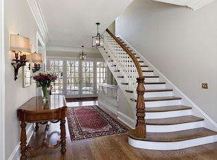 1580 Tara Ln, Lake Forest, IL 60045