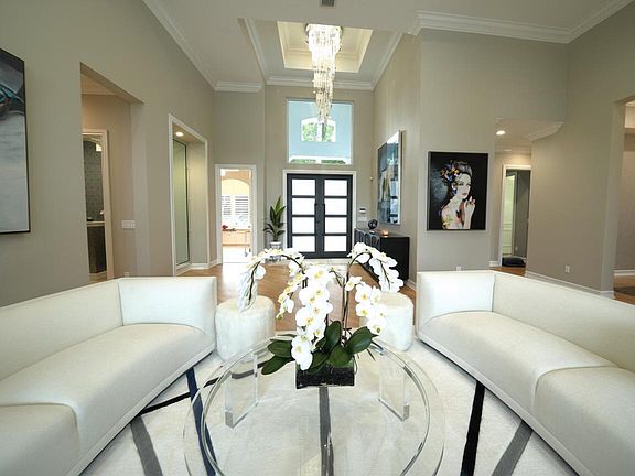 5th image of 61 Peregrine Avenue