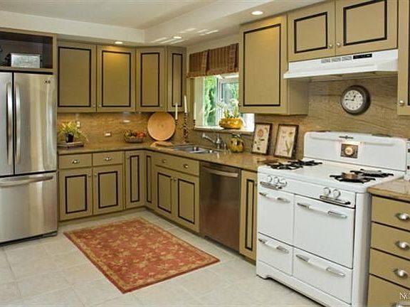 4th image of 28 Chanticleer Ave