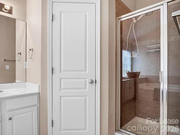 1401 Hammond Dr — Photo 28