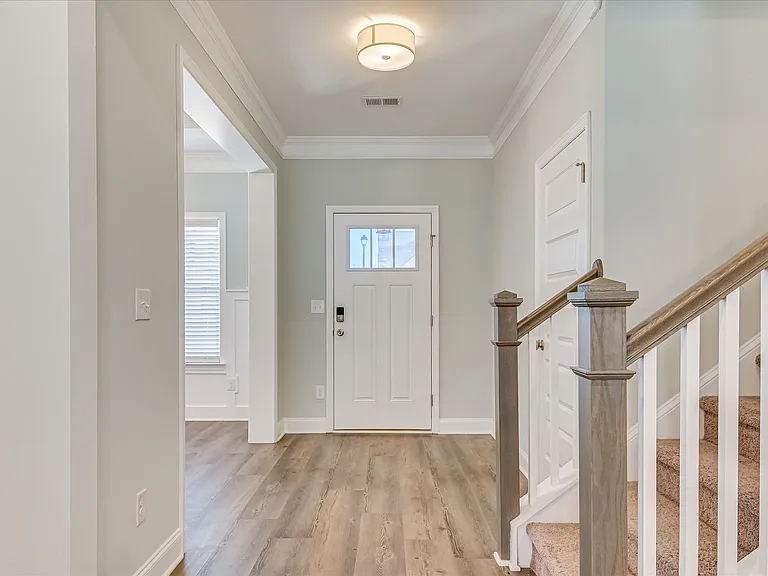 705 Navan Ln — Photo 5