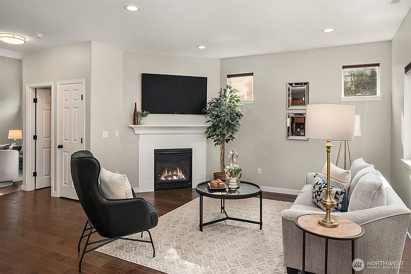 3rd image of 23220 27th Drive SE