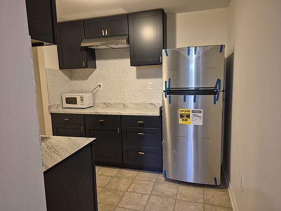 5th image of 4 Fieldstone Ct