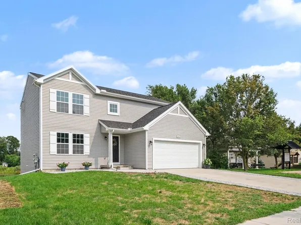 10880 Constant Dr, Allendale, MI 49401