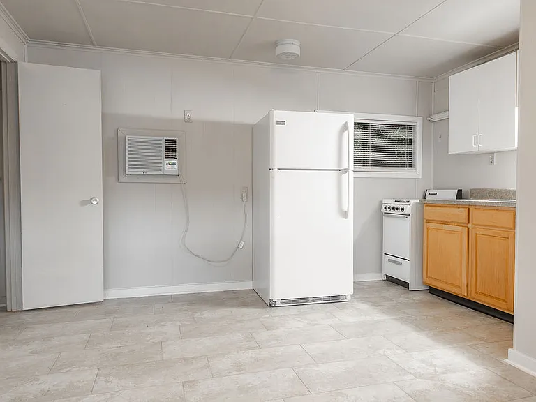 220 N Adelle Ave #1-B — Photo 7