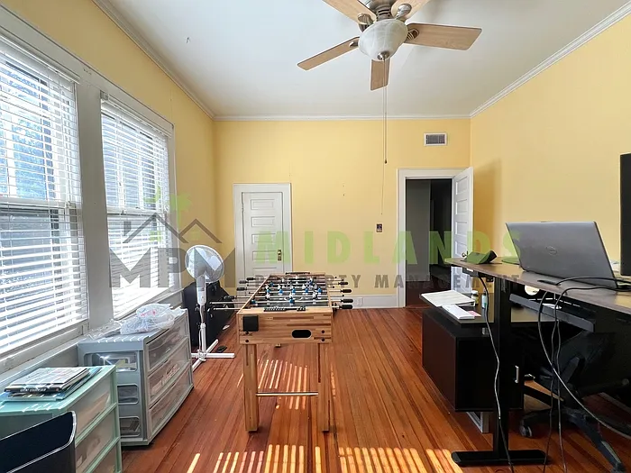 2417 Clark St — Photo 48