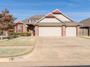 1025 NE 33rd Ter, Moore, OK 73160