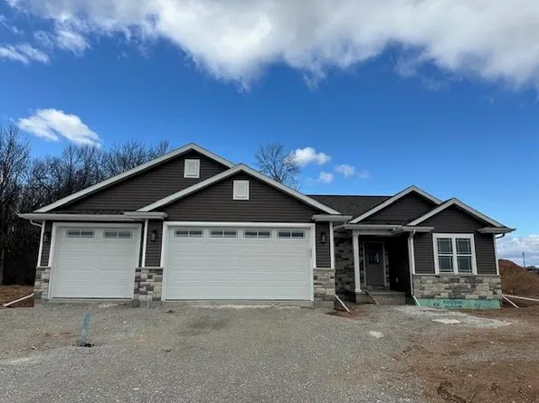 8341 Saint Norbert Dr, Neenah, WI 54956