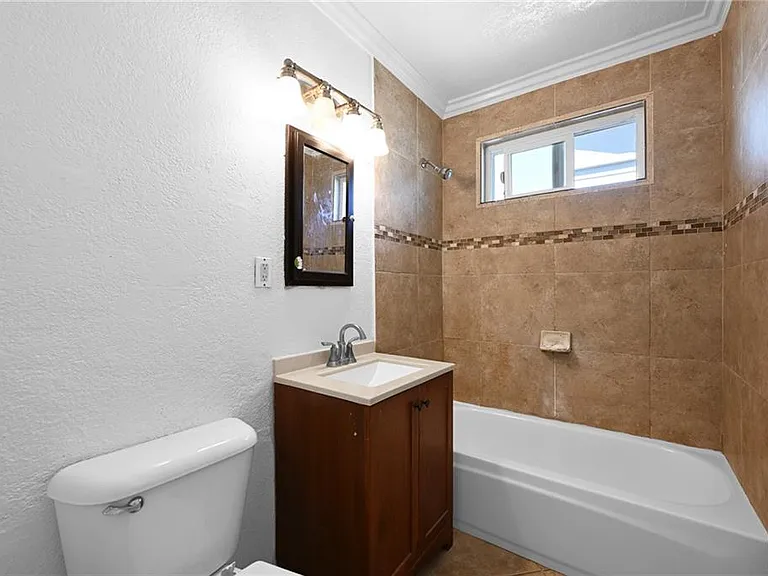 426 Grant St #1 — Photo 10