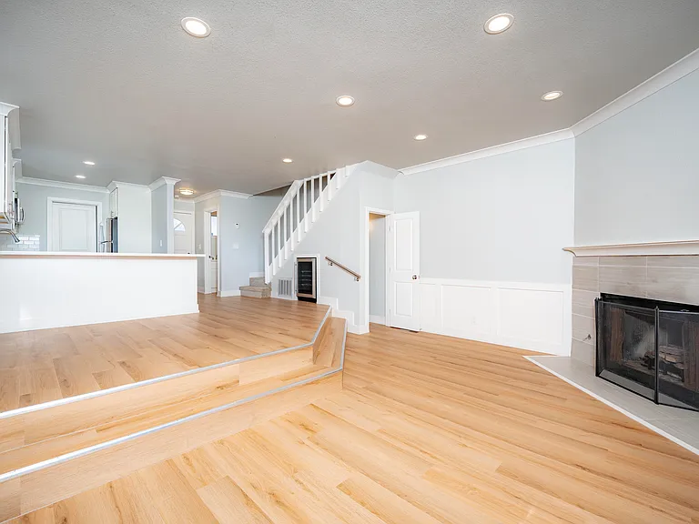 5050 Wilder Dr — Photo 4