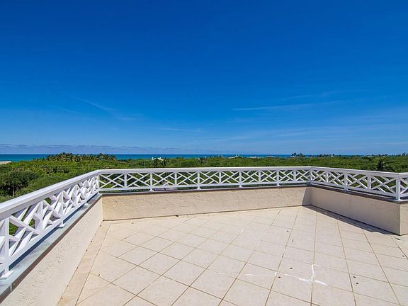 5th image of 601 N Swim Club Dr #Penthouse