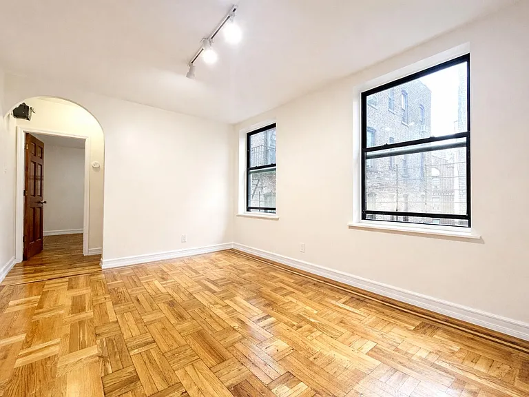 10 Adrian Ave #2G — Photo 3