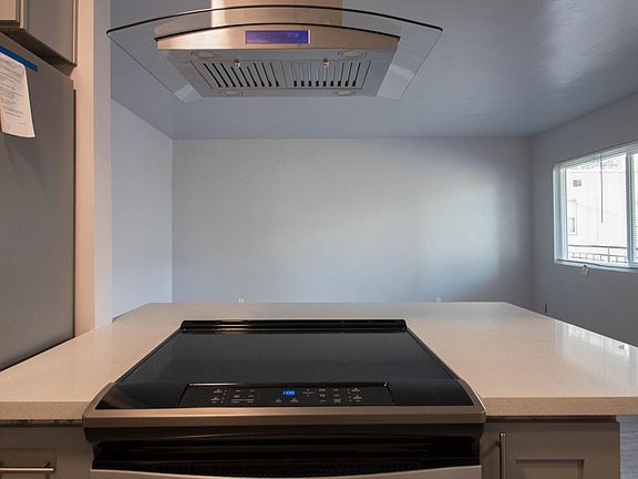 4th image of 3025 E 5th St APT 16