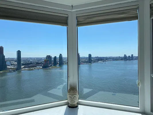 Rented by R New York | media 29