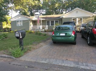 200 Sammis Ave, Deer Park, NY 11729