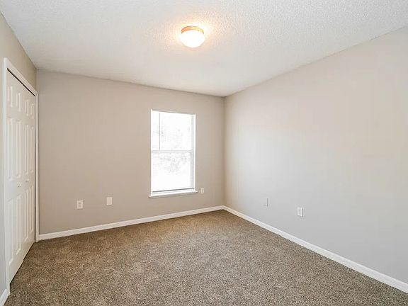 3rd image of 1115 W 22nd St