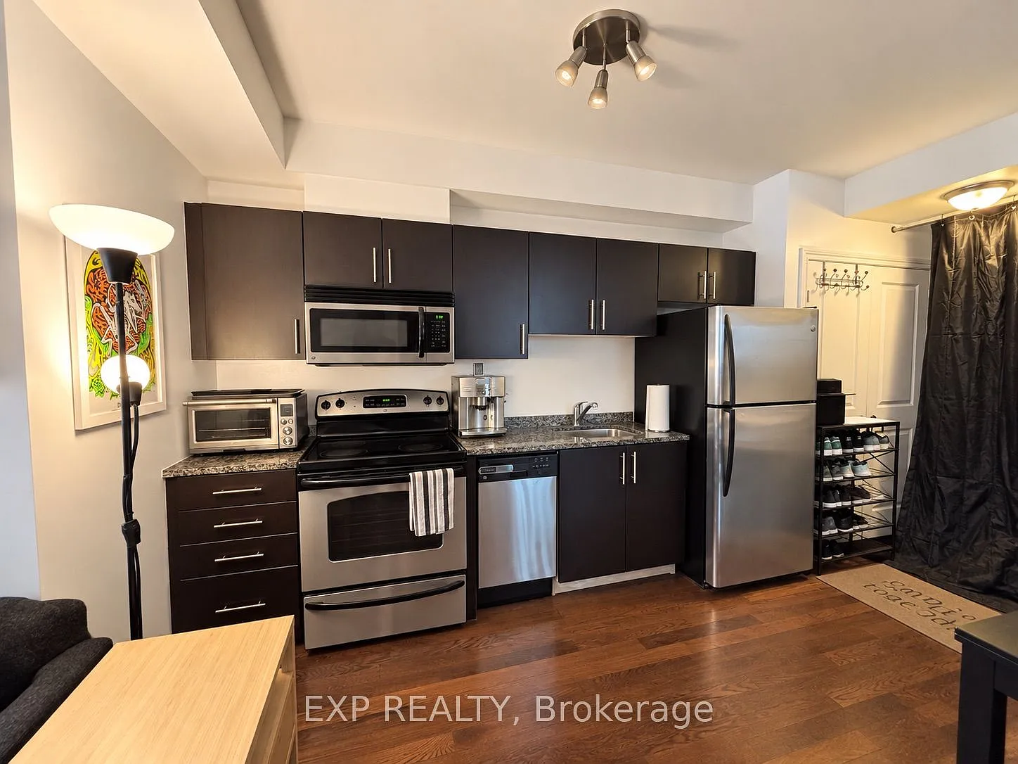 429 Kent St — Photo 2