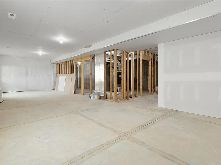 18525 Patrick Ave — Photo 33