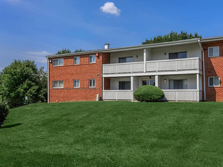 Fox Crossing Apartments — Photo 10