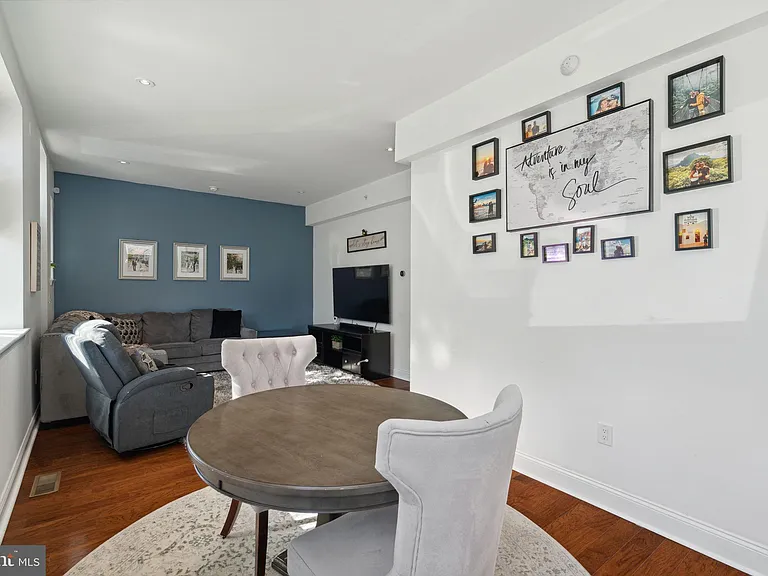 501 Vine St #2 — Photo 12