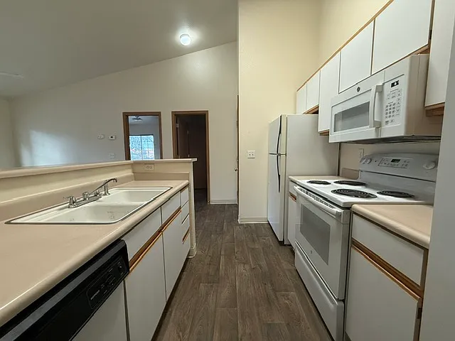 3300 N Lakegrove Ln #102 — Photo 5