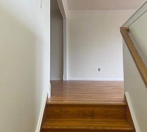 3rd image of 325 Arlington Ave