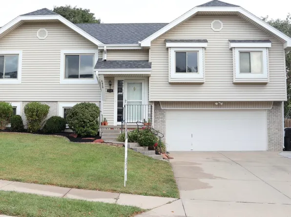 6730 Michelle Ave, La Vista, NE 68128