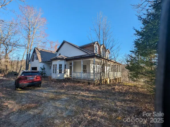 1605 Golden Rd, Lake Toxaway, NC 28747