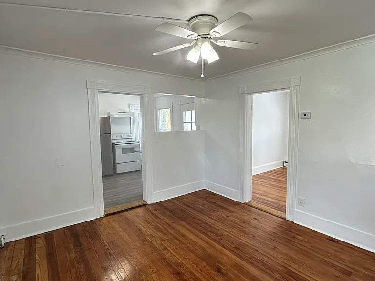 35 Maud St #2 — Photo 11