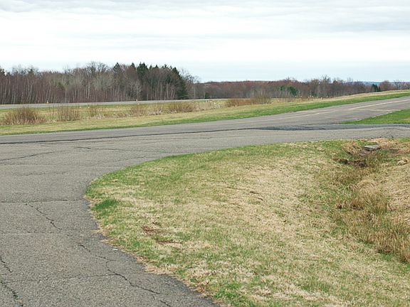 5th image of 54 Bomber Ln