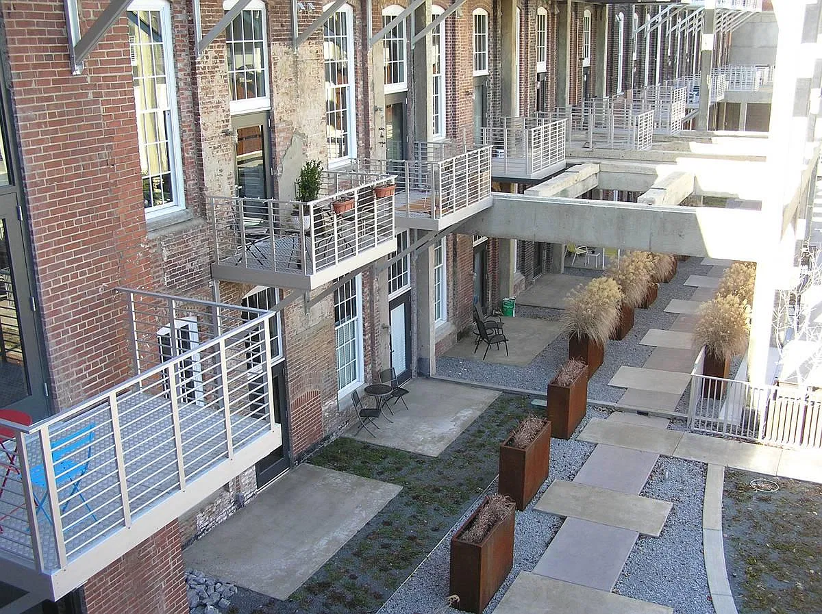 1 bed, 743 sqft, $2,000 — Photo 3