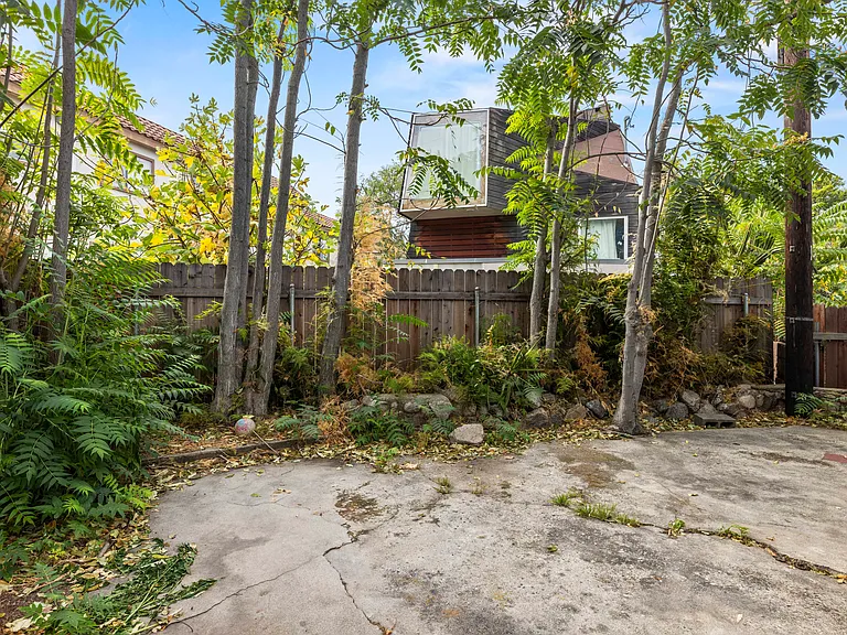2348 Del Mar Rd — Photo 20