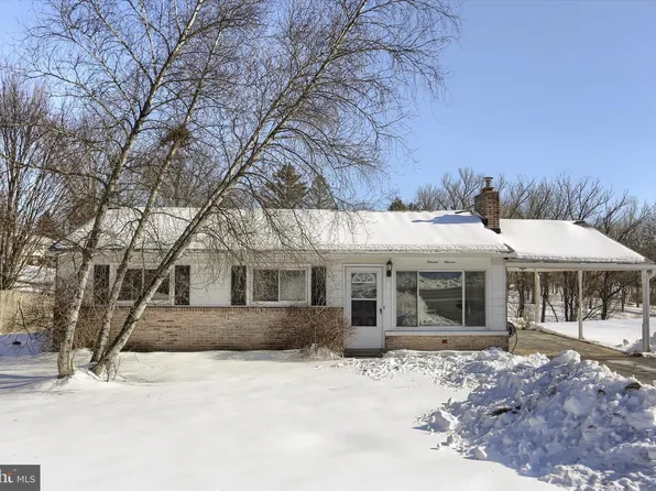 1111 Fairmont Dr, Harrisburg, PA 17112