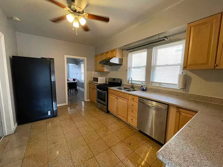 2846 S Union Ave #1 — Photo 5
