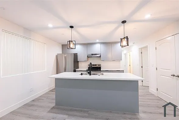 522 W 168th St — Photo 31