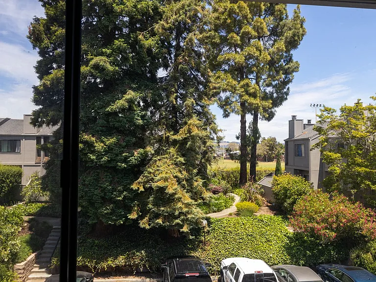 996 Silverado Ct — Photo 20