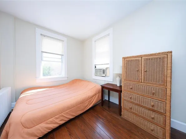 208 Saint Mary's Avenue image 18 of 47