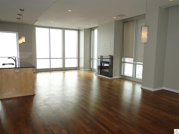 3rd image of 311 E Superior St Unit 906