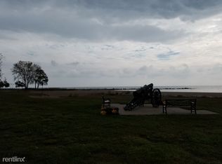 300 60th St APT 2, Kenosha, WI 53140