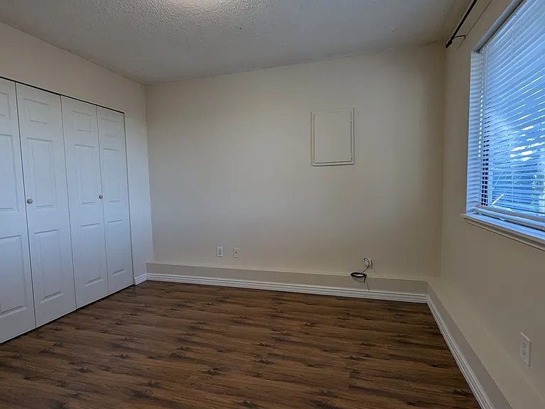 13257 Marine Dr — Photo 3
