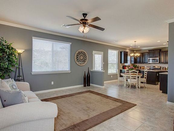 3rd image of 423L Parkside Dr