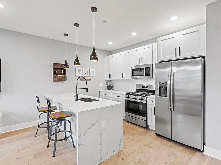 1838 Providence St NE — Photo 6