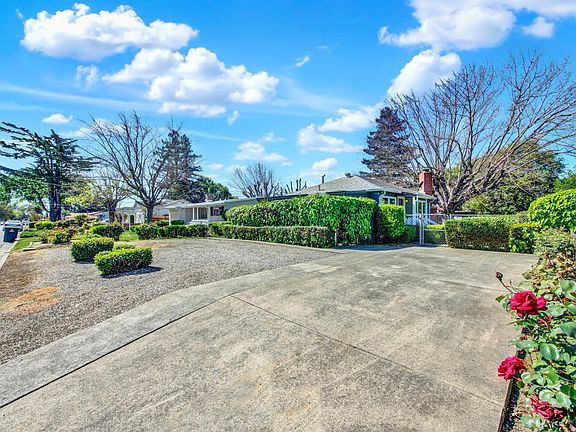 3rd image of 309 Hamilton Drive