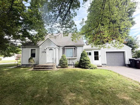 15 Kenwood St, Westfield, MA 01085