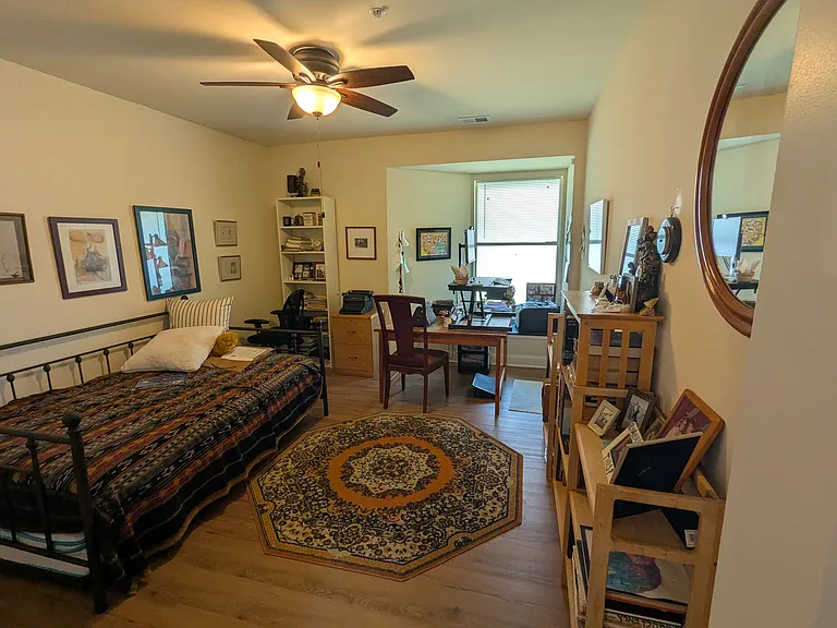 Second Large Bedroom / Office